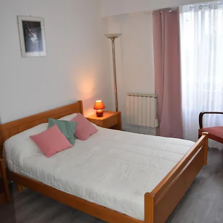 Proche De La Campagne A * Paris